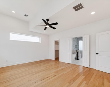 1938 Laverne Street - Photo Thumbnail 26