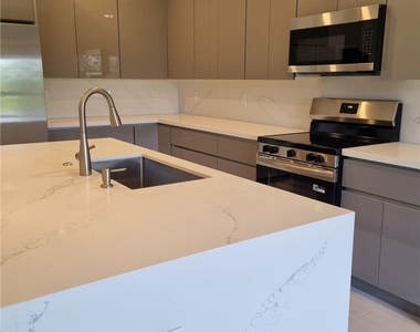 847 Bell Boulevard S - Photo Thumbnail 10