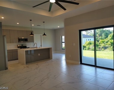 847 Bell Boulevard S - Photo Thumbnail 11