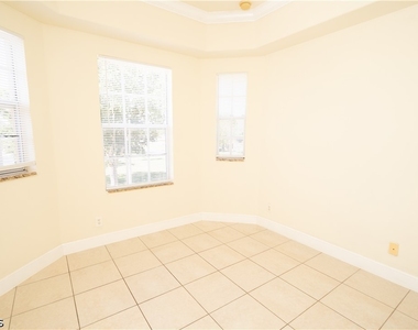 325/327 Se 23rd Avenue - Photo Thumbnail 13