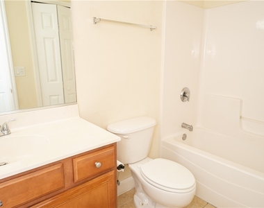 325/327 Se 23rd Avenue - Photo Thumbnail 17