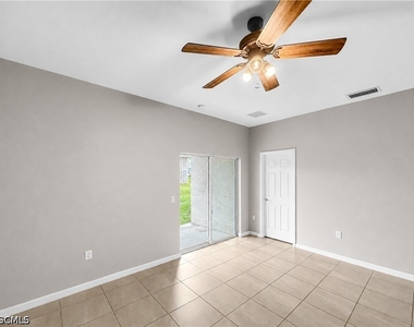 1322 Trafalgar Parkway - Photo Thumbnail 4