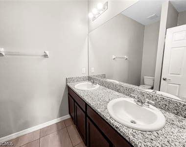 1322 Trafalgar Parkway - Photo Thumbnail 24