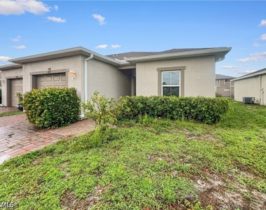 1322 Trafalgar Parkway - Photo Thumbnail 2