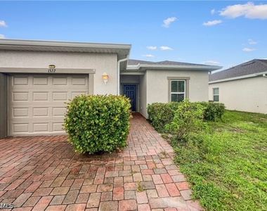 1322 Trafalgar Parkway - Photo Thumbnail 1