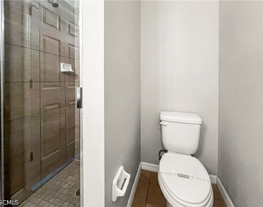 1322 Trafalgar Parkway - Photo Thumbnail 25