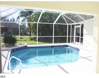 2114 Sw 39th Street - Photo Thumbnail 1