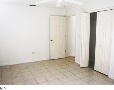 2114 Sw 39th Street - Photo Thumbnail 8
