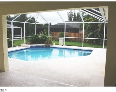 2114 Sw 39th Street - Photo Thumbnail 2