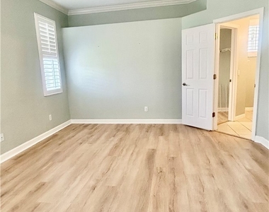 14354 Reflection Lakes Drive - Photo Thumbnail 16