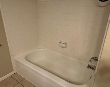 3310 Mulberry Hill Lane - Photo Thumbnail 10