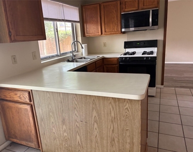 3310 Mulberry Hill Lane - Photo Thumbnail 5