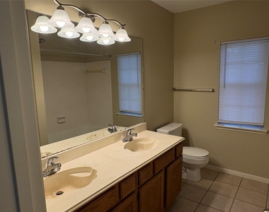 3310 Mulberry Hill Lane - Photo Thumbnail 11
