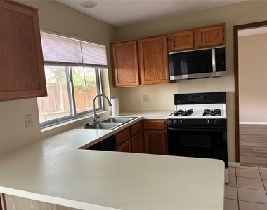 3310 Mulberry Hill Lane - Photo Thumbnail 16