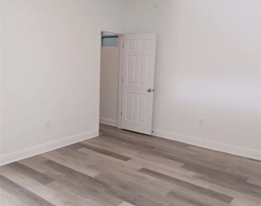 17366 Ithaca Drive - Photo Thumbnail 8