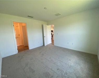 1906 Jacaranda Parkway W - Photo Thumbnail 9