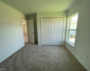 1906 Jacaranda Parkway W - Photo Thumbnail 7