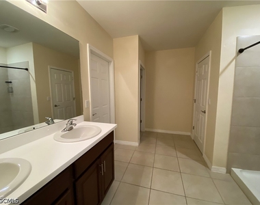 111 Nw 9th Street - Photo Thumbnail 11