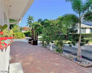 2702 Mcgregor Boulevard - Photo Thumbnail 6