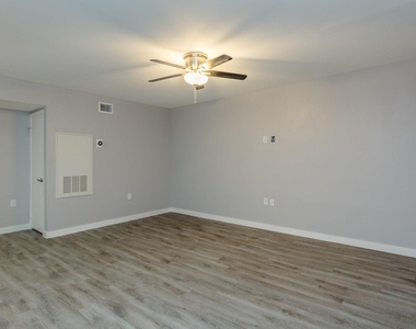 2810 Beauchamp Street - Photo Thumbnail 4