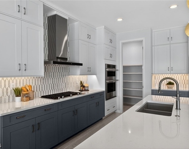 16274 Preservation Boulevard - Photo Thumbnail 6