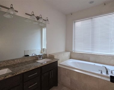 103 Adam Lane - Photo Thumbnail 4