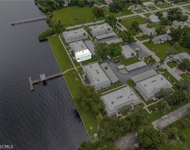 3225 E Riverside Drive - Photo Thumbnail 19