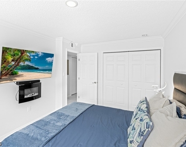 3225 E Riverside Drive - Photo Thumbnail 14