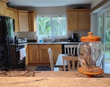 1749 Bikini Court - Photo Thumbnail 5