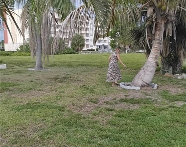 1749 Bikini Court - Photo Thumbnail 36