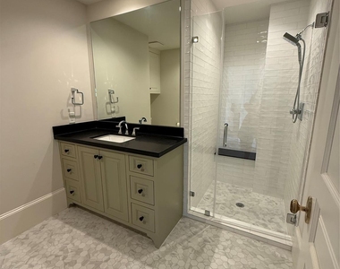 2506 Blue Bonnet Boulevard - Photo Thumbnail 8