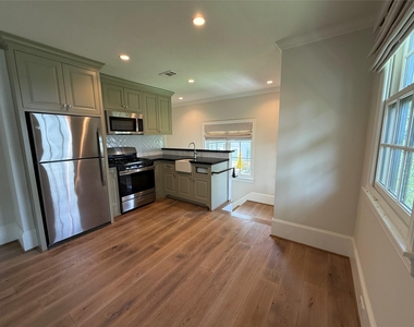 2506 Blue Bonnet Boulevard - Photo Thumbnail 5