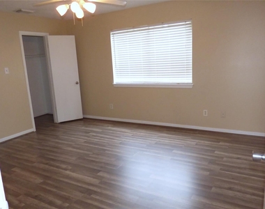 14715 Cypress Green Drive - Photo Thumbnail 8