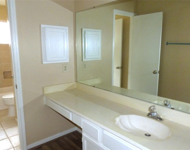 14715 Cypress Green Drive - Photo Thumbnail 14