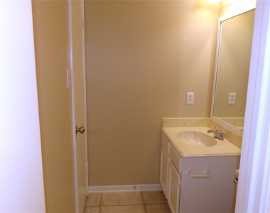 14715 Cypress Green Drive - Photo Thumbnail 9