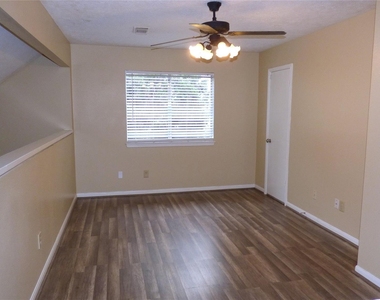 14715 Cypress Green Drive - Photo Thumbnail 12