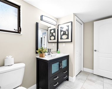 2328 Se 27th Street - Photo Thumbnail 13
