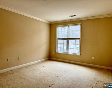 2214 Ramapo - Photo Thumbnail 5