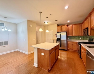 2214 Ramapo - Photo Thumbnail 2