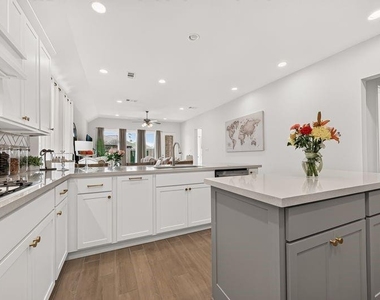 427 Mulberry Creek Street - Photo Thumbnail 7