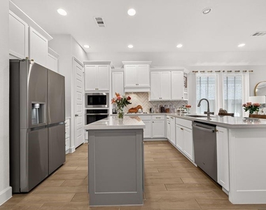 427 Mulberry Creek Street - Photo Thumbnail 5
