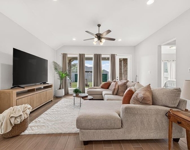 427 Mulberry Creek Street - Photo Thumbnail 12