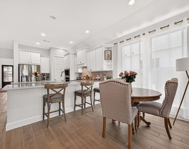 427 Mulberry Creek Street - Photo Thumbnail 10