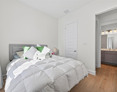 427 Mulberry Creek Street - Photo Thumbnail 23