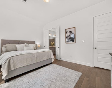 427 Mulberry Creek Street - Photo Thumbnail 11