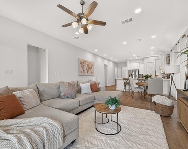 427 Mulberry Creek Street - Photo Thumbnail 5