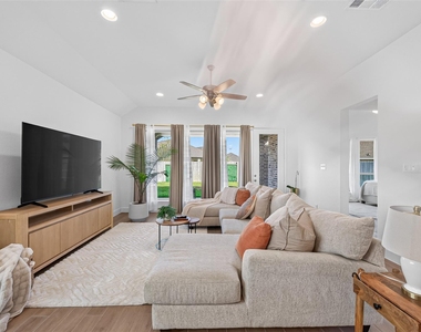 427 Mulberry Creek Street - Photo Thumbnail 24