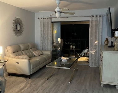 3914 Orange Grove Boulevard - Photo Thumbnail 3