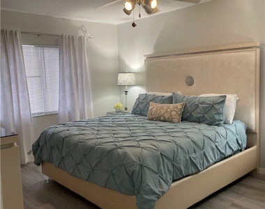 3914 Orange Grove Boulevard - Photo Thumbnail 6