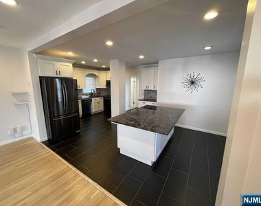 156 Morgan - Photo Thumbnail 4